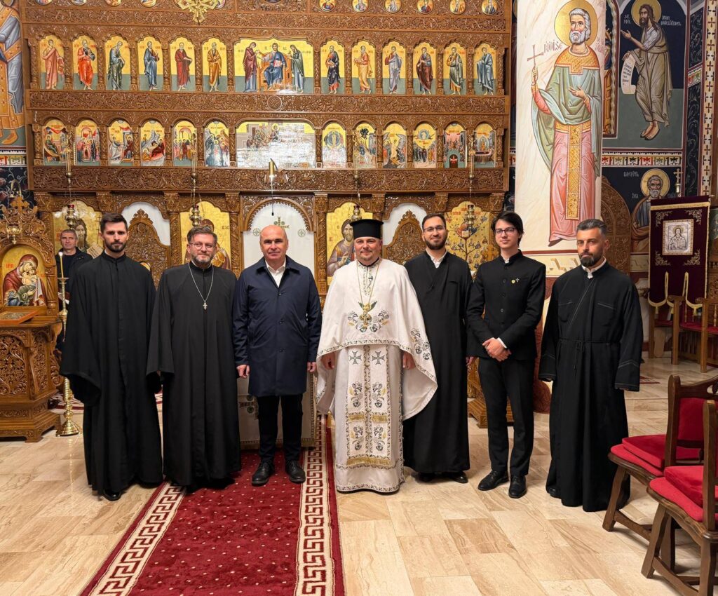 Bolojan, alături de credincioși la Sînmartin, în noaptea de Înviere