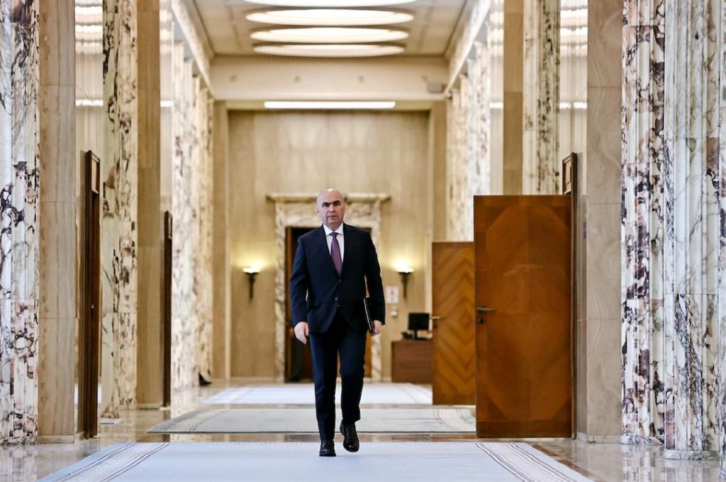 Premierul anunță negocieri pentru un guvern minoritar în România