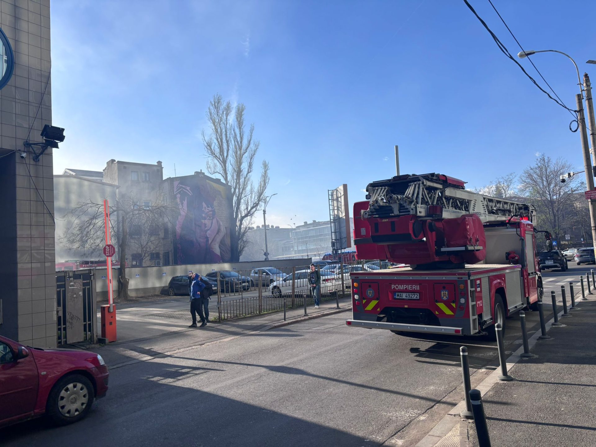 Incendiu pe Bulevardul Iancu de Hunedoara, București Un incendiu izbucnit pe Bulevardul Iancu de Hunedoara din București a fost lichidat în urma intervenției promptă a pompierilor