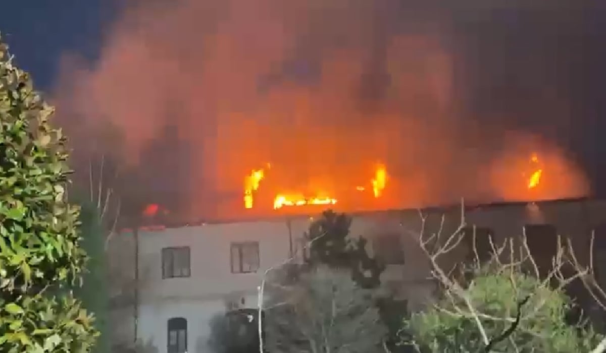 Incendiu de Paște la Mănăstirea Bistrița din Vâlcea: Focul riscă să se extindă