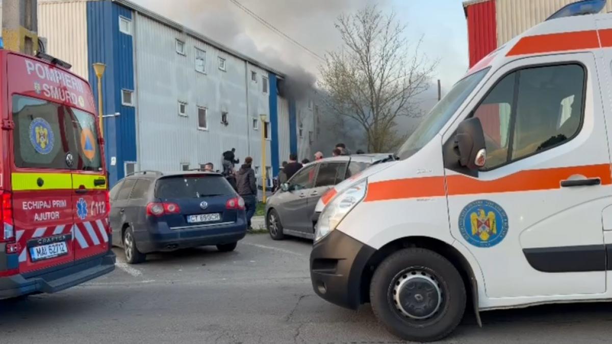 Incendiu devastator la un bloc social din Constanța: 9 victime, printre care 3 minori
