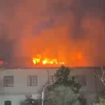 Incendiul de la Mănăstirea Bistrița: Flăcări uriașe, 10 autospeciale intervin