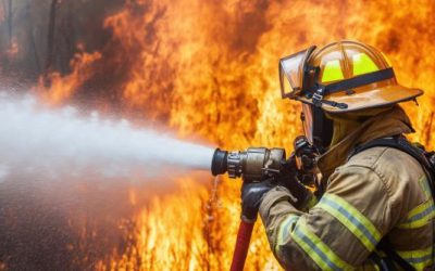 Incendiu devastator la Galați: Proprietarul service-ului, cu arsuri grave, la spital