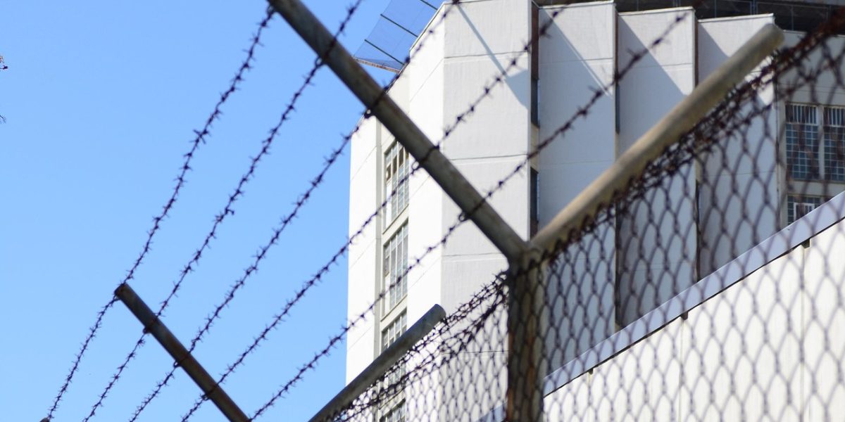 Înviere la Rahova: Ce surprize au primit deținuții în spatele gratiilor?