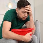 Simptomele indigestiei de Paște: Când NU mai aștepți și mergi la medic