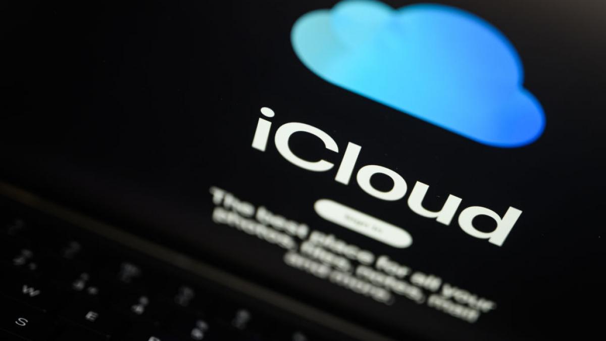 Înșelătorie iCloud: Cum pătrund hackerii în iPhone-uri și fură poze