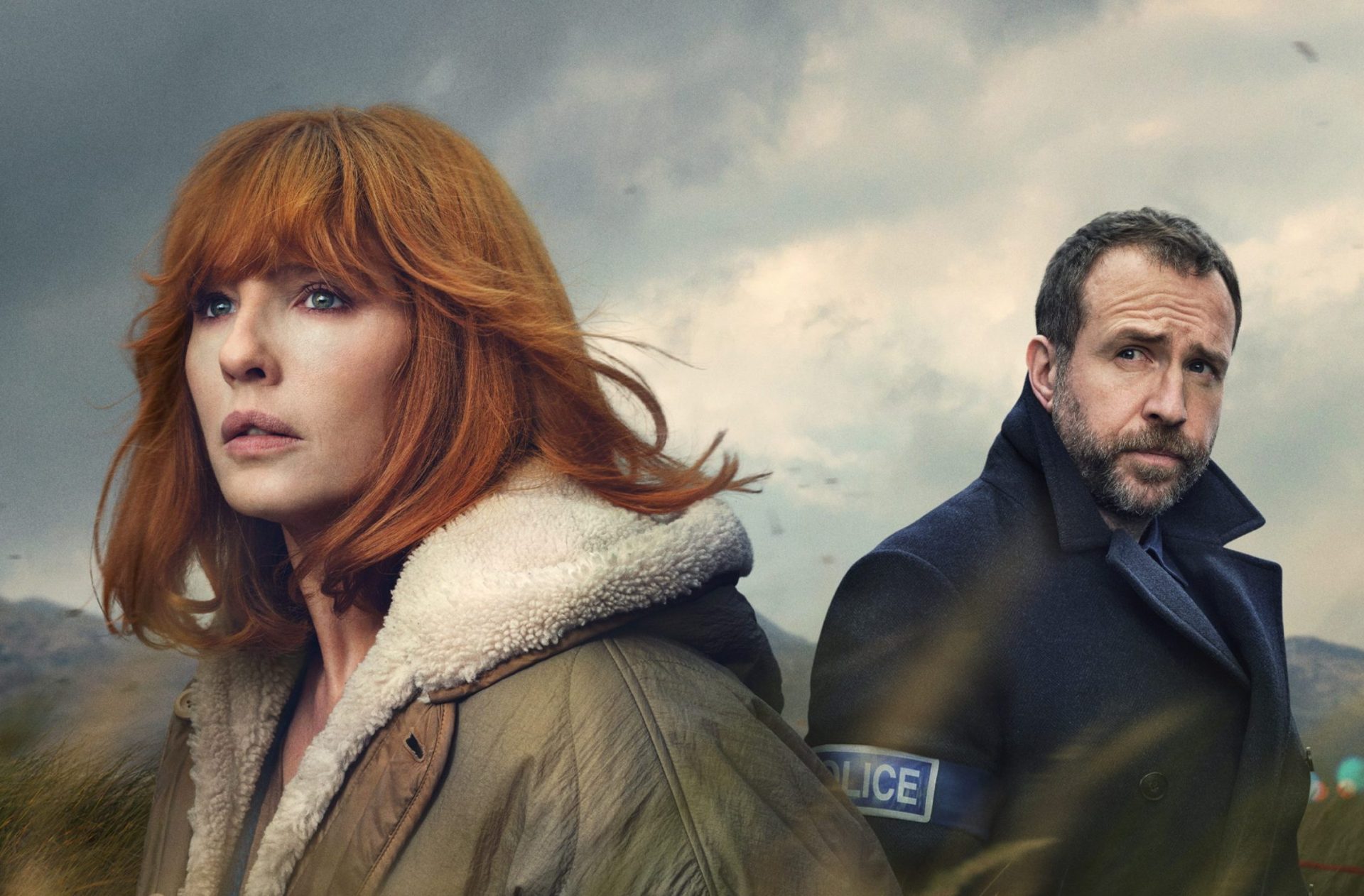 Under Salt Marsh, serialul britanic cu rădăcini galeze, a debutat recent pe SkyShowtime, aducând în prim-plan o poveste plină de mister, dramă și teme ecologice