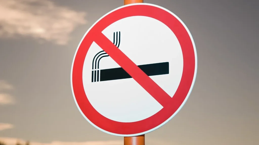 Lege-ȘOC într-o țară europeană: Tinerii nu vor mai putea cumpăra țigări