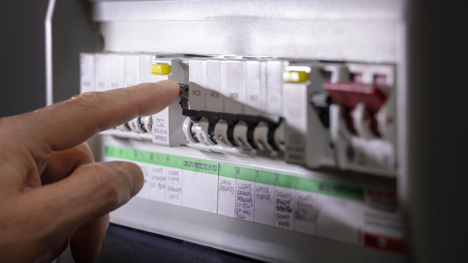 Pakistan: Zile cu întreruperi de curent pentru a reduce consumul electric