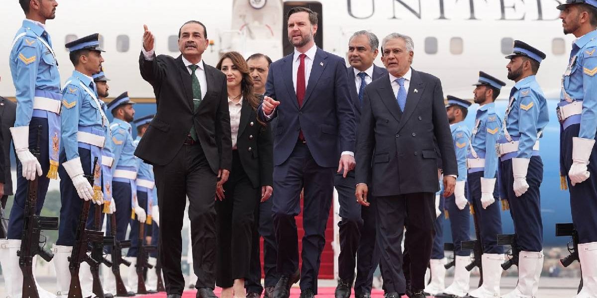 Război în Iran, ziua 44: SUA și Iran, la cuțite în Strâmtoarea Ormuz