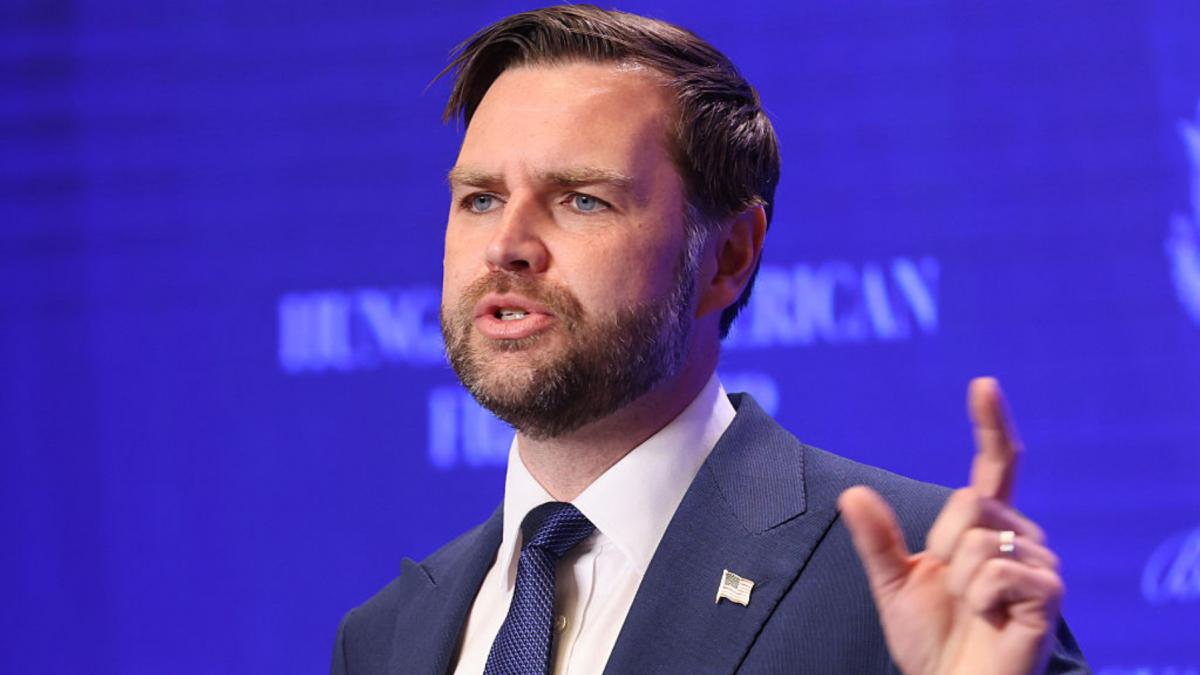 VANCE, atac furibund la Papa Leon după criticile lui Trump: „Să tacă”
