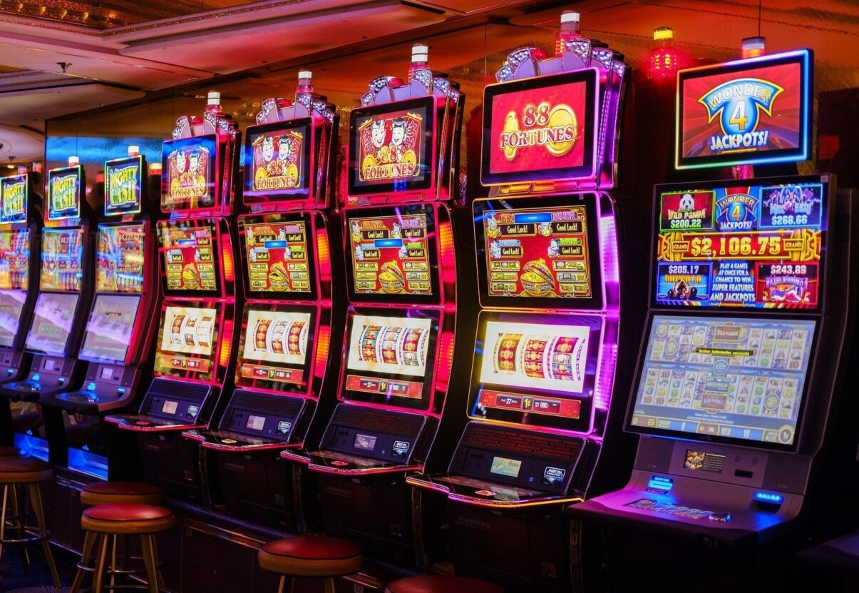 Brasovul interzice jocurile de noroc lângă școli și spitale