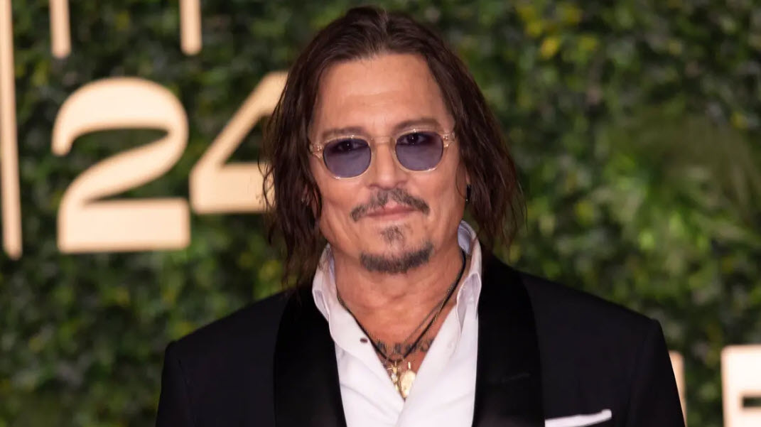 JOHNNY DEPP își lansează rom: Brand inspirat de iubirile vieții starului