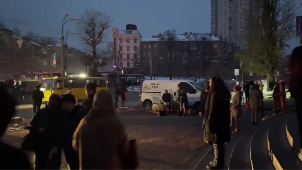 Atentat terorist la Kiev: Focuri de armă și ostatici pe stradă, victime