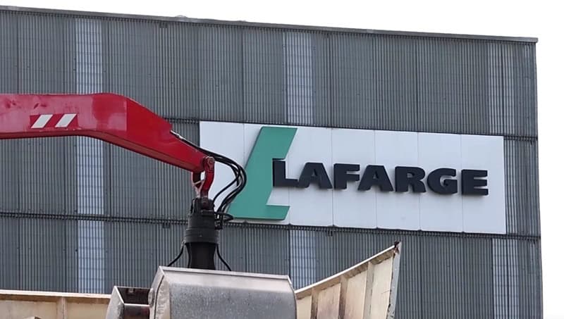 Lafarge, găsită vinovată de finanțarea terorismului în Siria