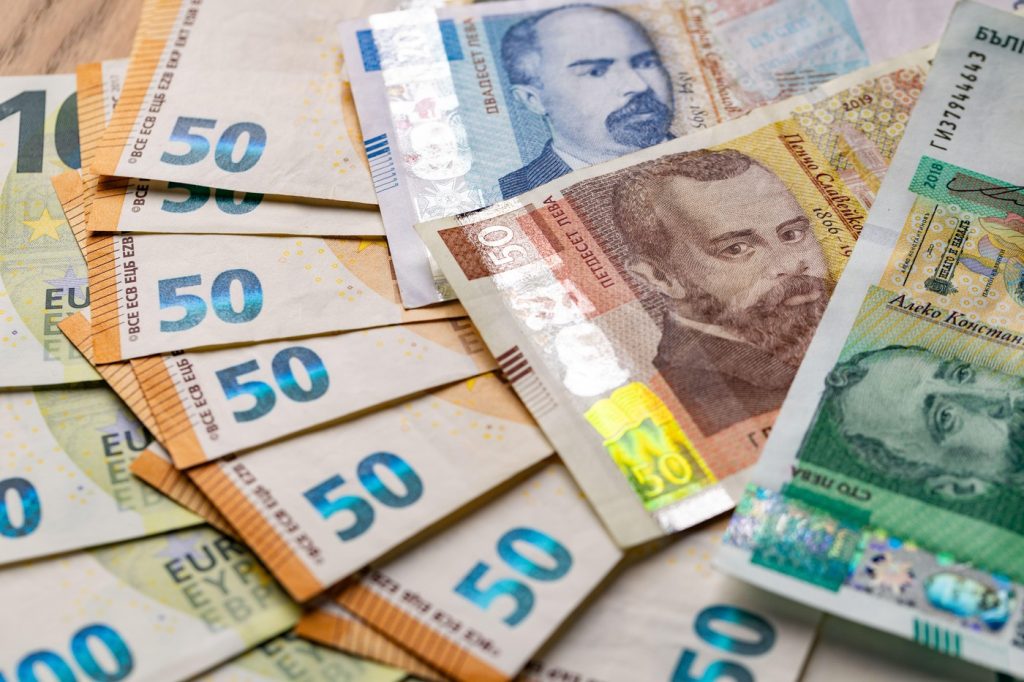 Unde poți schimba leva în lei sau euro fără probleme