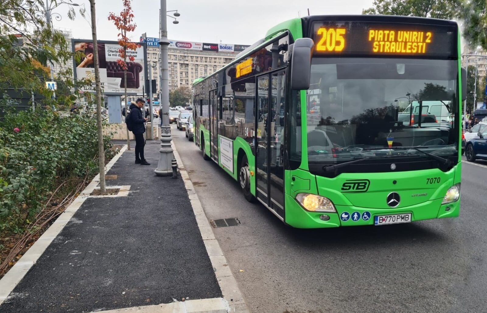 Începând cu 8 aprilie 2026, călătorii care folosesc linia de autobuz 205 vor beneficia de o stație nouă pe Calea Victoriei