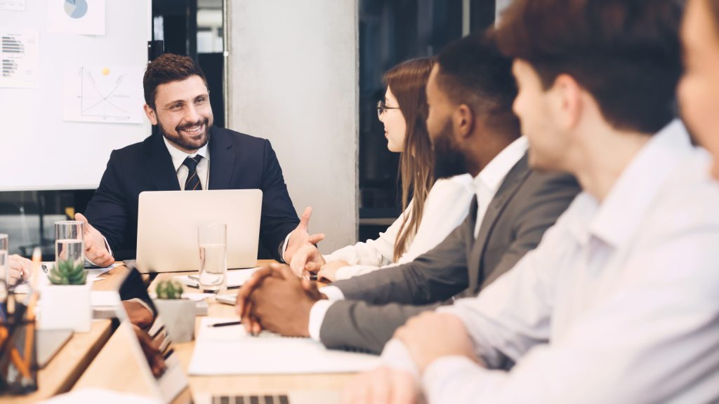 Muncești de sărbătoare în Europa? Ce compensații primesc angajații UE, față de România