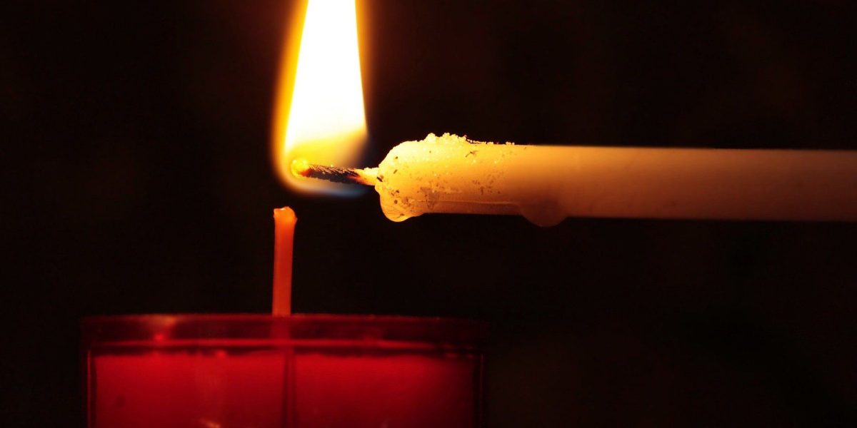 Patriarhia face pași pentru aducerea Sfintei Luminate din Ierusalim