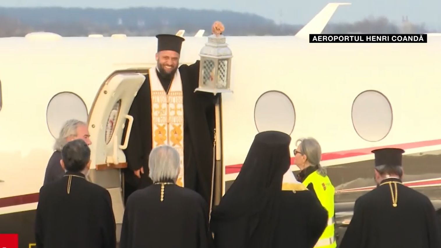 Lumina Sfântă de la Ierusalim a ajuns în România: Mesajul de speranță