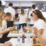 Marea Britanie: Dulciurile și prăjelile, eliminate din școlile britanice