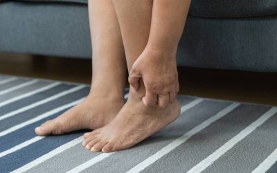 Un semn pe picioare te poate da de gol: Diabet, rinichi sau ficat bolnav