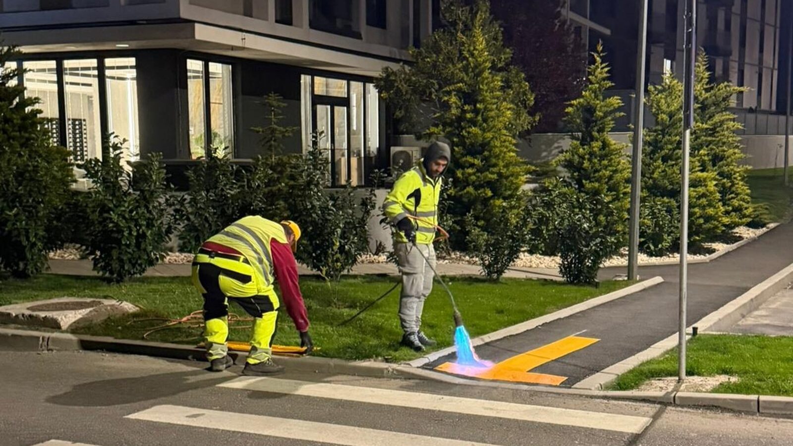 Marcaje tactile pentru nevăzători, montate pe strada Amilcar C. Săndulescu, Sectorul 6