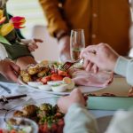 Ce înseamnă „moderație” la masa de Paște: sfaturi de la medici pentru România