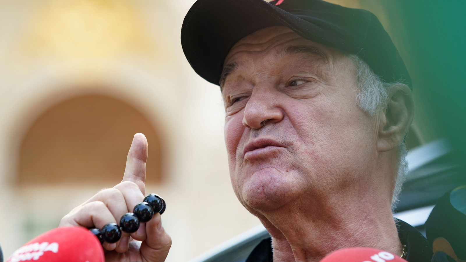 Becali, foc și pară: Gigi, furios după ce a rămas fără permis