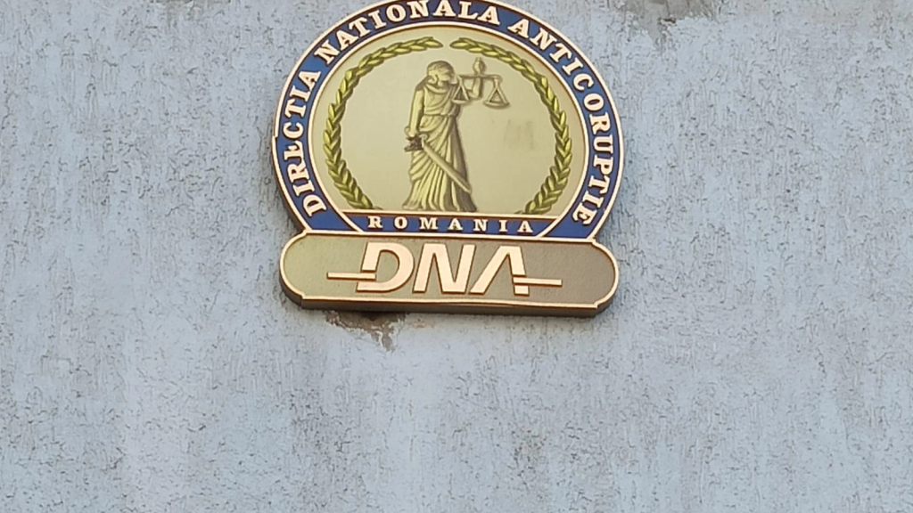 Fostă șefă DSP Brașov, trimisă în judecată de DNA: Ponturi în spitale, pentru controale