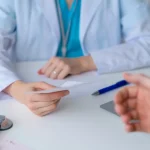 Problemele de sănătate ale românilor: O cauză comună le unește pe jumătate