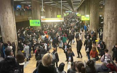 Bucăți de tavan, prăbușire la metrou: Circulația, întreruptă între stații