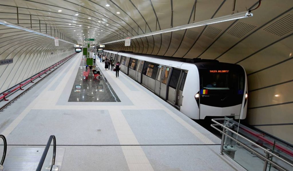 Ministrul Transporturilor a scumpit metroul și a demisionat a doua zi