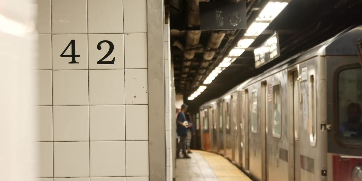 Înjunghiere șocantă: Trei victime, atacatorul neutralizat de poliție