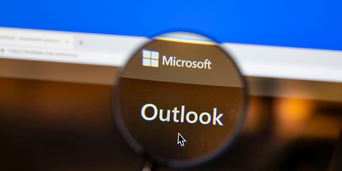 Microsoft repară bug-ul din Classic Outlook care bloca trimiterea emailurilor