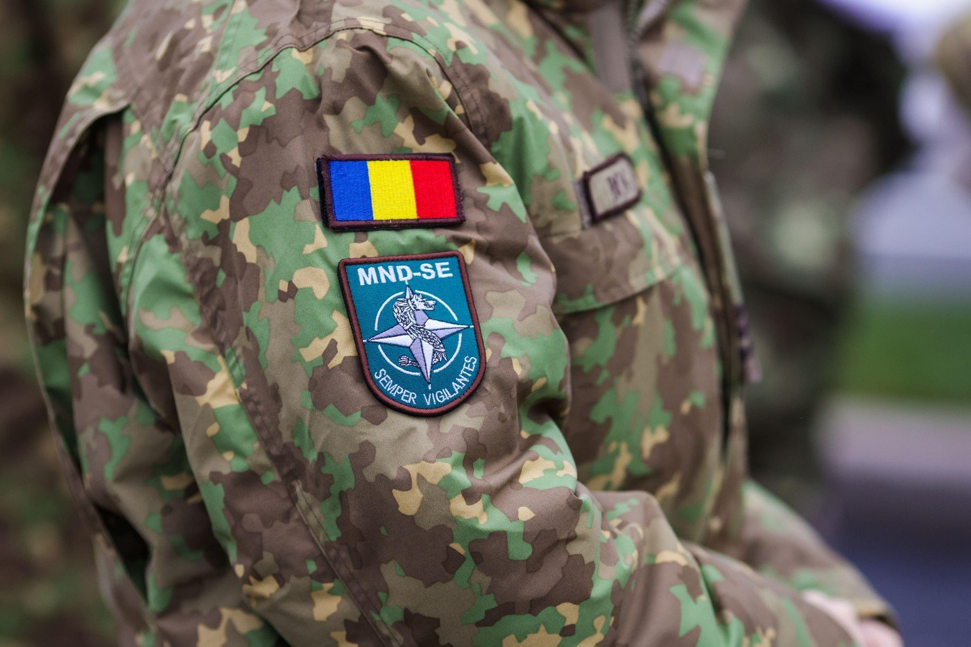 Ministrul Apărării Naționale pregătește modificări privind procedurile de promovare în carieră pentru cadrele militare, măsuri menite să accentueze criteriile de eligibilitate și să limiteze situațiile în care avansarea poate fi blocată