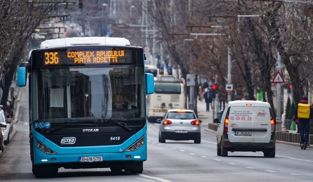 STB schimbă șoferii, nu șefii: Salariu mediu peste 1000 de euro în București