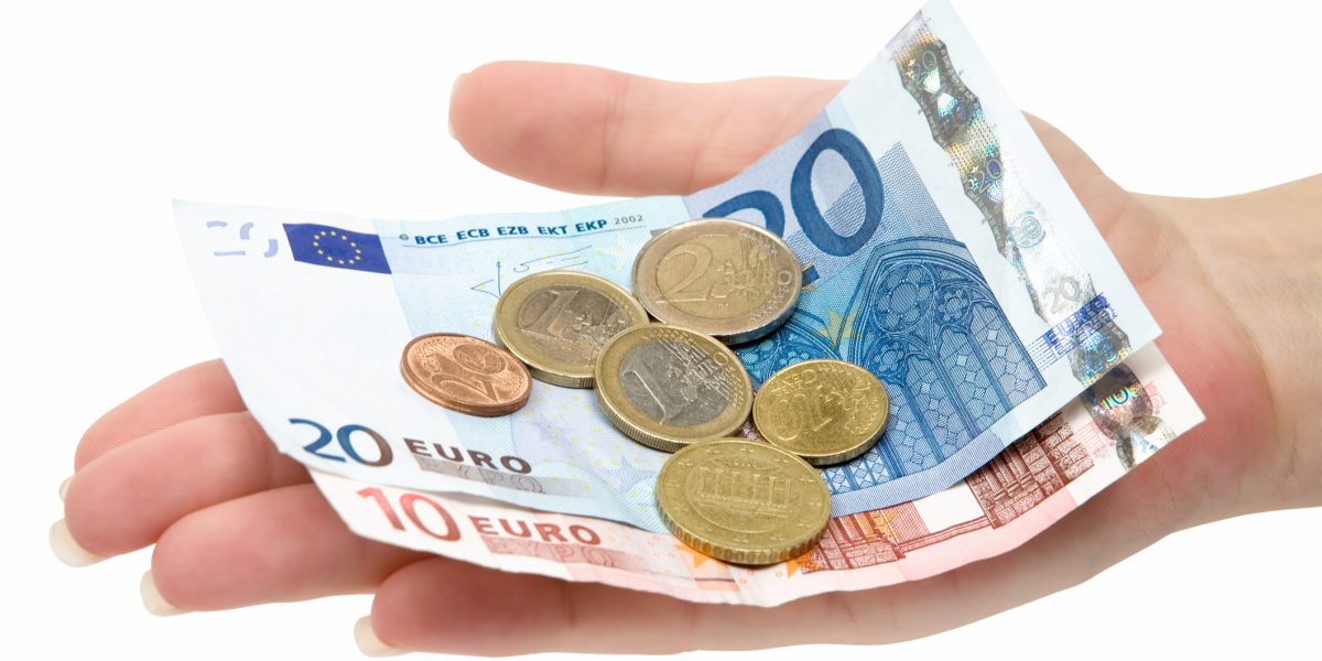 Bani, curând istorie? UE pregătește o decizie radicală, chiar și numerarul dispare