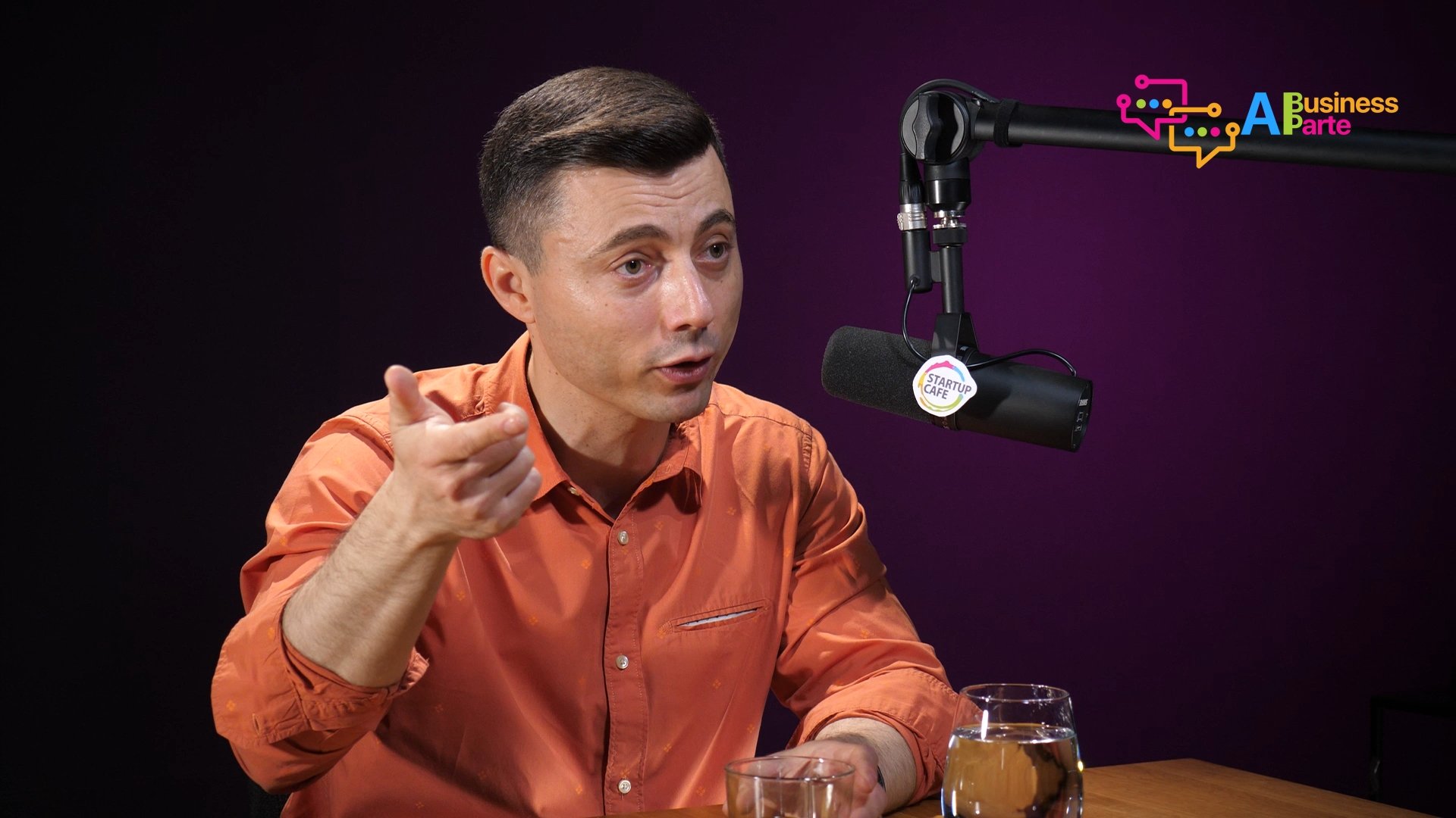 Majoritatea companiilor de miliarde de dolari nu folosesc eficient datele pentru a deduce informații relevante, susține Cristi Movilă, fondatorul startup-ului OptiComm.AI