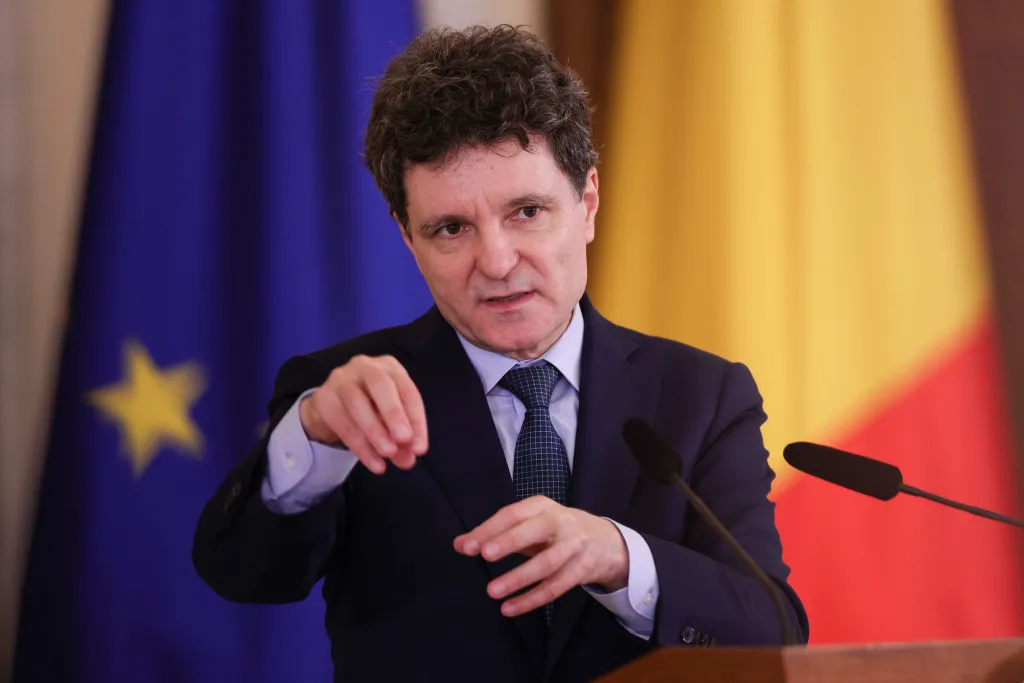 Nicușor Dan, felicitări în engleză pentru Peter Magyar: Relațiile România-Ungaria, un nou capitol