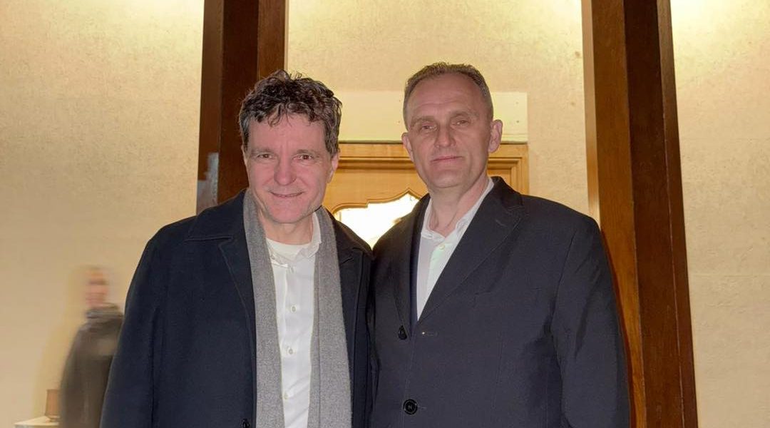 Nicușor Dan și liderul PSD Prahova, la mănăstire de Paște: Vizită la Cornu