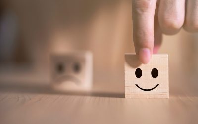 Frazele care condamnă la nefericire: Ce spun oamenii triști?