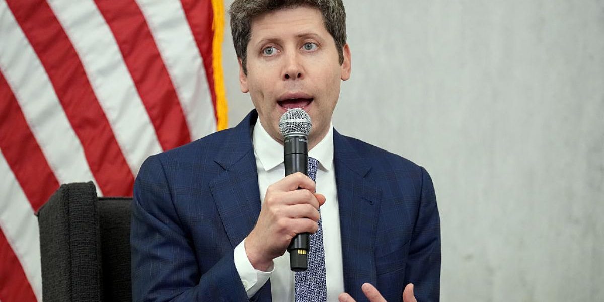 OpenAI vrea taxe pe roboți și săptămâna de lucru de 4 zile, ca soluție AI