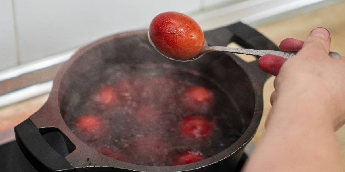 Ouăle de Paște, pericolul risipei: trucuri ca să le păstrezi proaspete