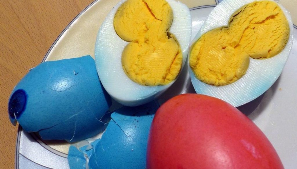 Ouăle cu două gălbenușuri: Sunt bune pentru sănătate sau nu? Adevărul despre ele!