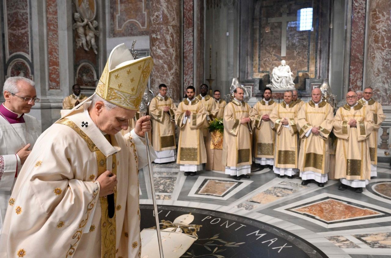 Papa Leon al XIV-lea a condus simbata seara, în mod simbolic, credincioșii catolici din întreaga lume spre sărbătoarea Paștelui în cadrul unei liturghii oficiate în Bazilica Sfântul Petru