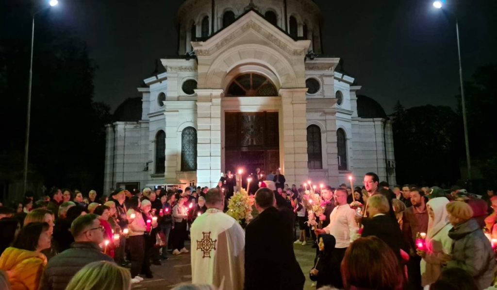 Când vine Paștele: Ora la care preoții sfințesc pasca, pentru credincioși