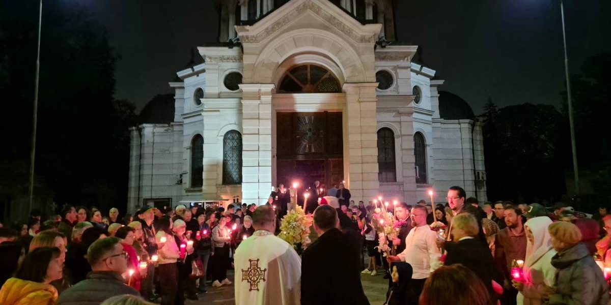 Când vine Paștele: Ora la care preoții sfințesc pasca, pentru credincioși