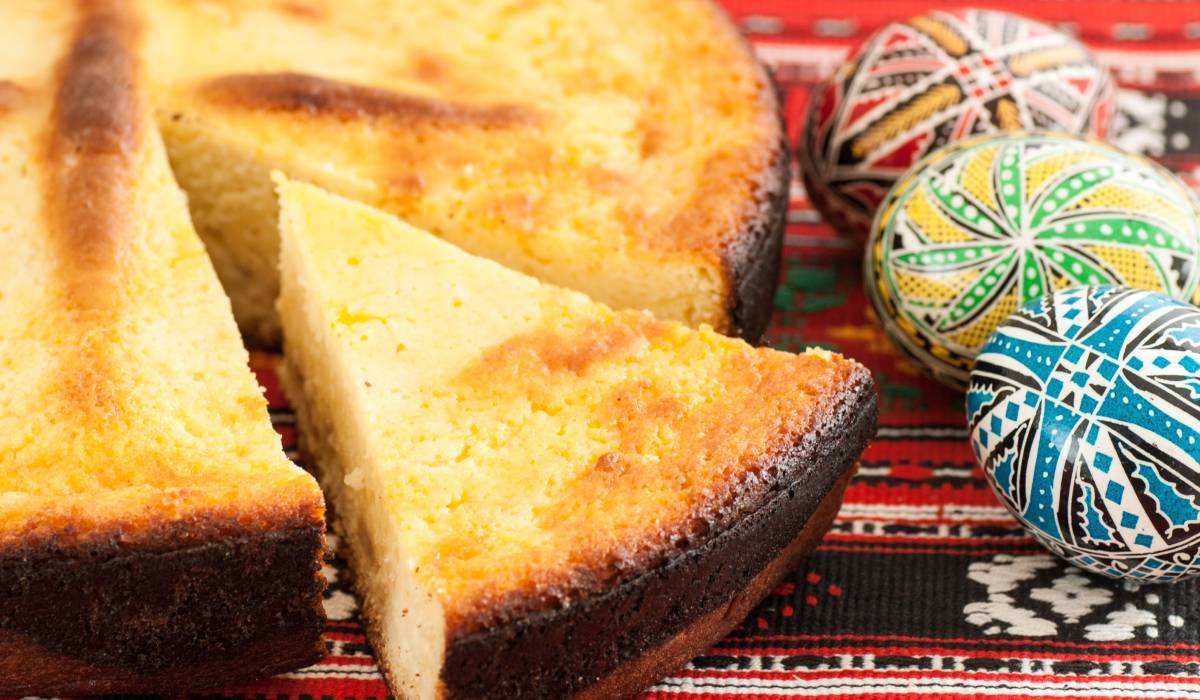 Coacerea unei pască fără aluat este crucială pentru rezultatul final, iar temperatura și testele efectuate pot face diferența dintre o pască perfectă și una cu probleme