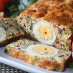 Atenție la masa de Paște: Ce alimente devin toxice la reîncălzire